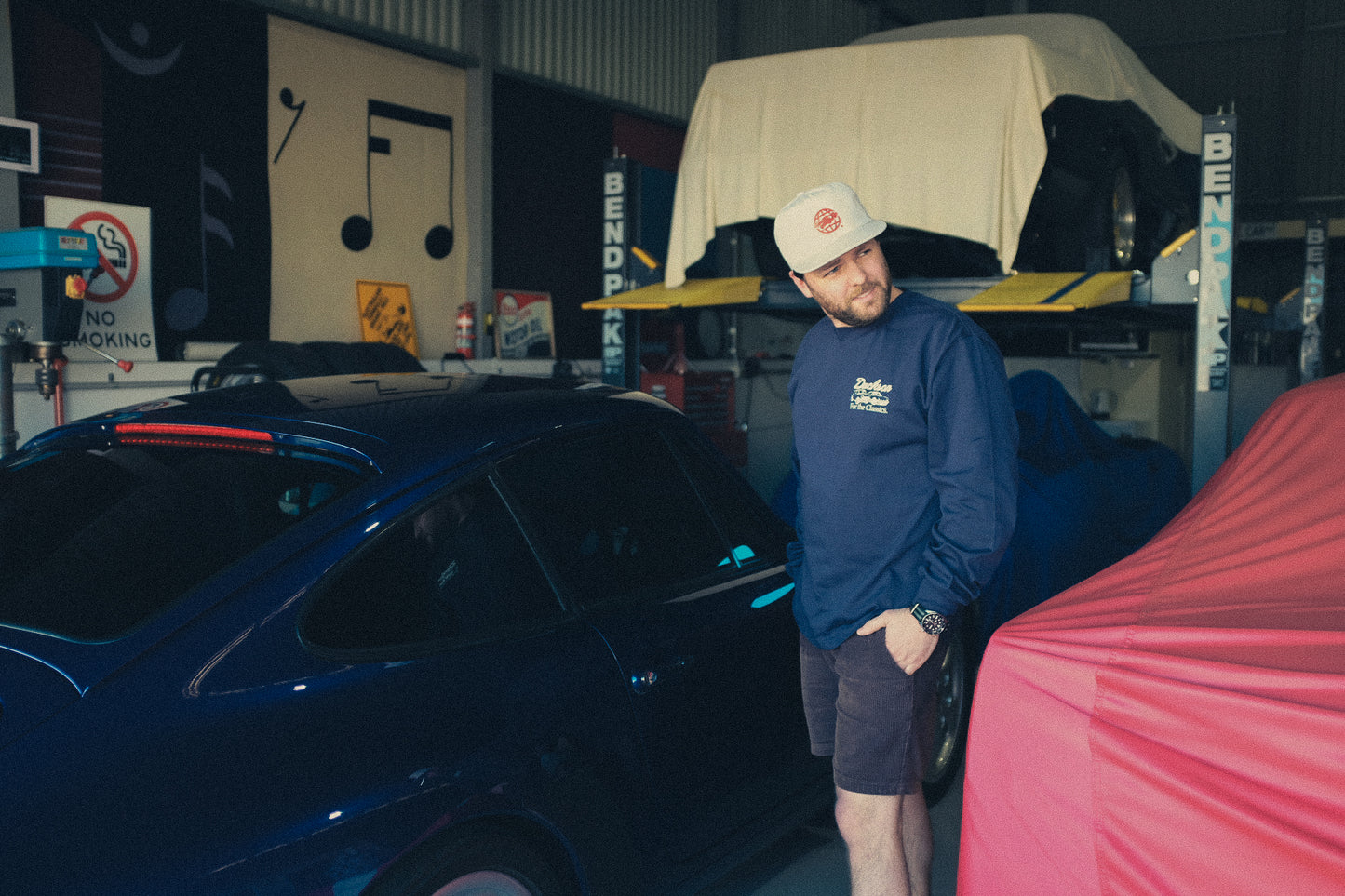 Meridian 5 Panel Cap | Ivory & Guards Red
